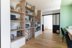 Création d'un espace bureau avec bibliothèque et grand bureau.
Projet Architecture ML Création d'un grand bureau et sa bibliothèque.